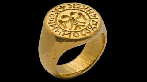 13th-century seal ring of Komnhnoc