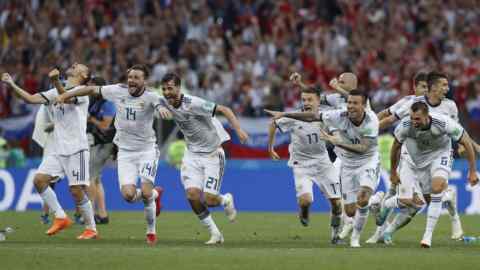 Russia celebrates after knocking Spain out of the World Cup