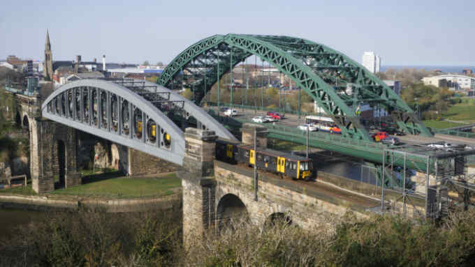 For William Wallis story on reactions to Mays EU extension deal in Sunderland, 11/4 2019. Around the GV's of the Wearmouth Bridges. Photo©: Mark Pinder +44 (0)7768 211174 pinder.photo@gmail.com