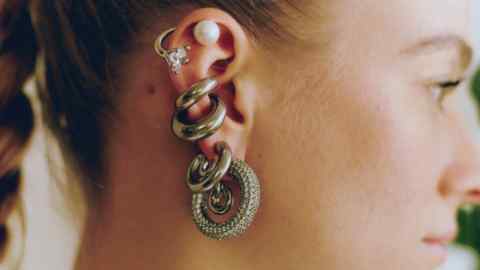 Panconesi Diamanti pearl earrings in rhodium-plated brass and iridescent agate