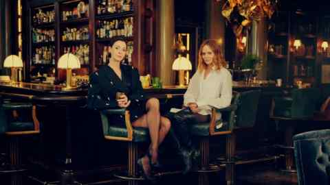 Mary (left) and Stella McCartney at Scarfe’s Bar in the Rosewood Hotel, London