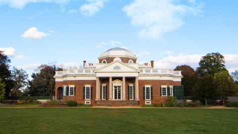 the exterior of Monticello combines Palladian elements with a classical dome inspired by the Pantheon