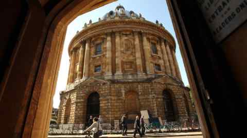 A classical and round granite building in Oxford city